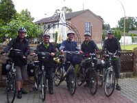 MddW 20140629 1725  Gruüppenfoto mit Bierschirm in Hopsten